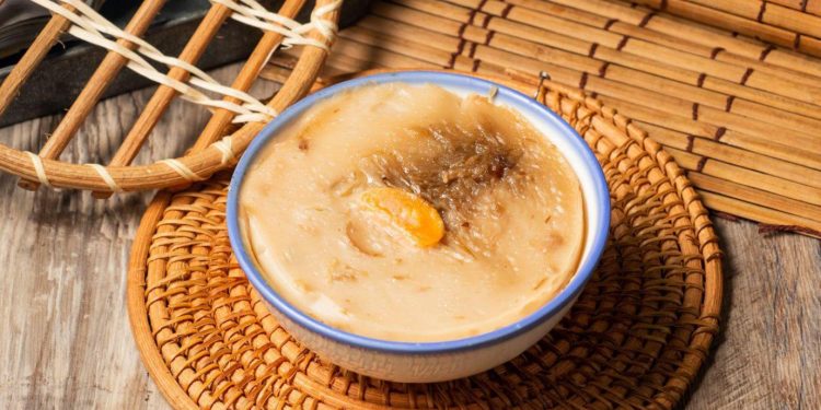 台南碗粿推薦 搭配浮水魚羹和手工香腸 道地美味一次擁有