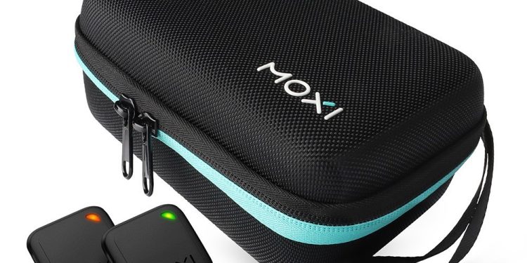 AI 揮桿感測器「個人隨身教練」助力精準擊球