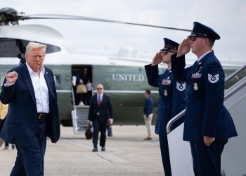 川普對再生能源計畫出重拳 專家憂美國電力供需恐失衡