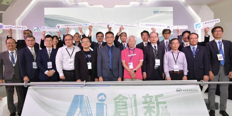 鞋技中心創新護具亮相　舒適透氣又環保