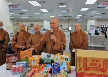 楊柳颱風逼近 屏縣佛教會發送446戶備災物資