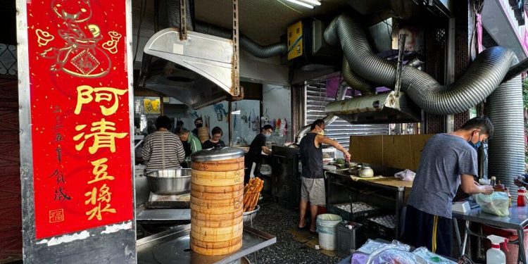 台北銅板美食|500元在六張犁從早吃到晚 在地人激推 5 間六張犁銅板美食