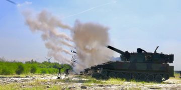 陸軍十軍團重砲射擊 驗證裝備展現防衛戰力