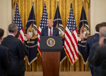 半導體震撼彈！川普祭100%晶片關稅 在美設廠企業除外