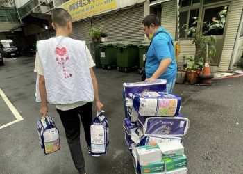 陳宇杰帶領「愛無限」團隊 親送物資強調「比捐款更有實質幫助」