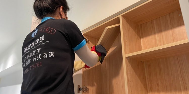台中裝潢細清首選 清潔團隊精準打擊死角髒汙