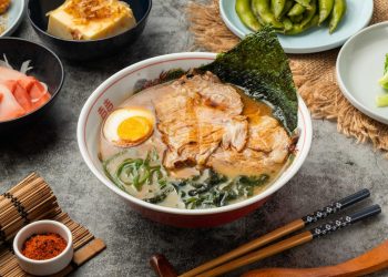 台南日式拉麵推薦 濃厚豚骨湯頭 一入口就暖心暖胃