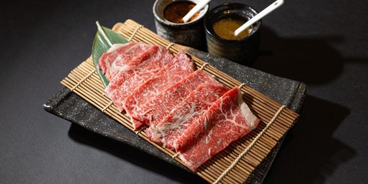 新莊火烤兩吃餐廳 平價吃到飽也能盡享A5和牛等級美味