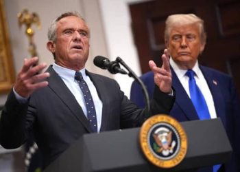 美國衛生部長小肯尼迪揭露代用紙菸的選擇:尼古丁袋第一、電子菸第二