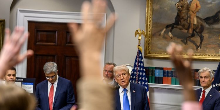 川普再祭重磅關稅 藥品課徵100%、重卡25%！10/1全面生效