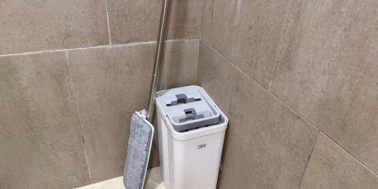 家有「發電機」地板總髒兮兮?網推「居家神物」乾、濕拖一次搞定