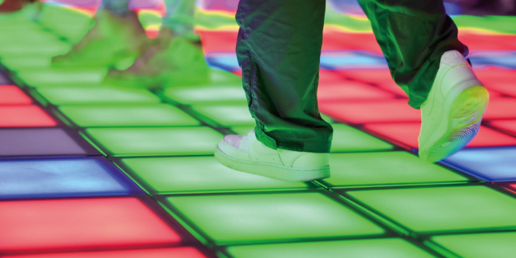 《閃動格子》中壢中原店盛大開幕  台灣大型沉浸式體感場域登場