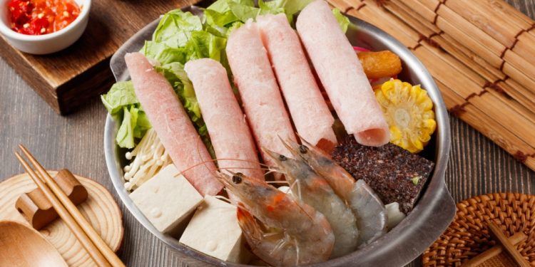 屏東平價小火鍋 百元就開吃 自助吧無限享用超滿足