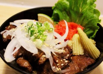 台中西區丼飯專賣店 一開蓋就噴香 炙燒香氣讓人秒餓