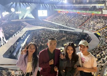 作家童榮地達成百場演唱會里程碑 攜手「電眼精靈」許玲玲見證華語樂壇演進