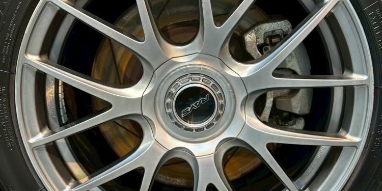 三重區汽車美容推薦 從車體拋光到鍍膜 每一步都不馬虎