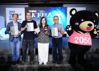 「潛海戰將」曾獲神祕魚群相救 比電影更奇幻！