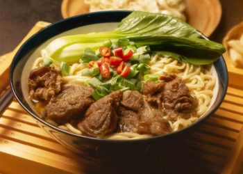 桃園羊肉料理店推薦 老饕激推的無羶湯麵 入口溫潤剛剛好！