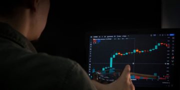 比較「市值」型ETF?00980T光兩檔成份股就超過台股總市值3倍!