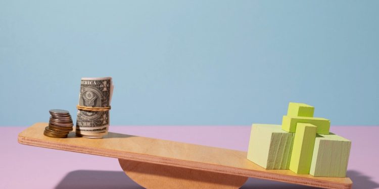 00980T股債ETF 財經專家:加權市值王者+再平衡機制 撐起報酬的秘密