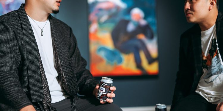 Attracafe’香檳級「氣泡咖啡」問世！ Sober Curious浪潮中的精緻社交飲品