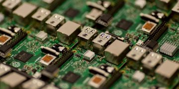 台股登28000高峰 AI ETF 00952漲逾七成成最大亮點