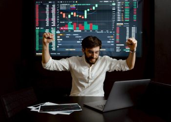 台股高檔震盪 00945B配息率7.9%高債息成資金避風港