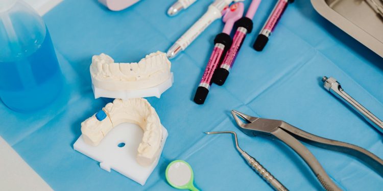 2025年新開業牙醫診所陷入苦戰 新病患取得面臨四大挑戰