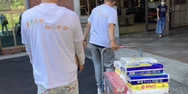 「青農果菜聚所」創辦人蕭宏恩 平凡中用善意照亮社會角落