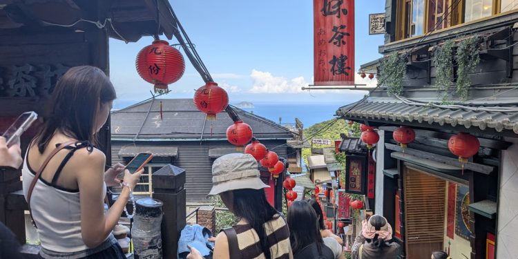 綠色出遊新選擇!新北好行木柵平溪線、九份金瓜石線套票開賣 六折暢玩山海城