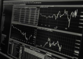 00980T對標台股市值型ETF！NVIDIA＋Apple市值頂過台股總市值3倍！