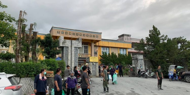 「就是愛美食」創辦人陳咏仁率團赴花蓮 用料理溫暖災民的心靈