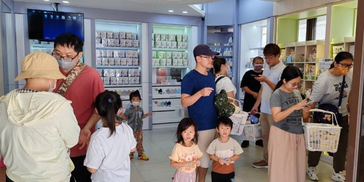 嘉義親子景點新地標！郡昱口罩創新試戴服務、夢幻打卡牆湧人潮