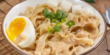 花蓮人氣麵店藏夜市轉角 一碗手工餛飩吃出家的味道