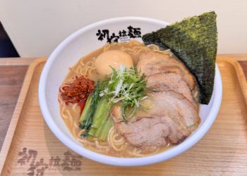 高雄左營日式拉麵 25年料理經驗熬出蝦香濃郁湯底