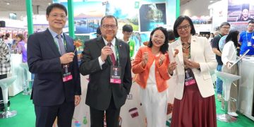 月月出團中美洲 潛入大藍洞、漫遊馬雅古城