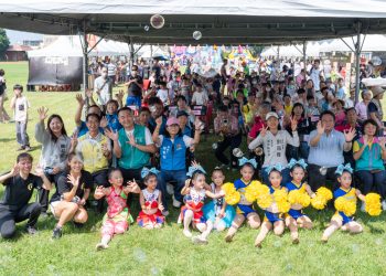 苑裡鎮推動海洋文化從教育扎根 海洋繪本成在地新生兒贈禮