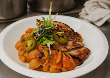 宜蘭義式料理 隱藏版街角小館 用真材實料燉出家的味道