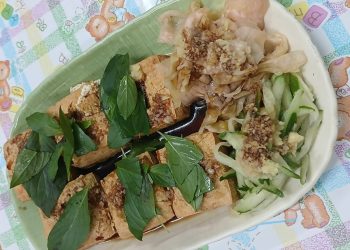 台東港式臭豆腐 外酥內嫩炭火堅持 烤出一塊塊記憶裡味道