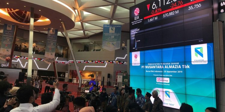 股市高檔、高殖利率股降溫 法人:穩健存股族可留意這產品