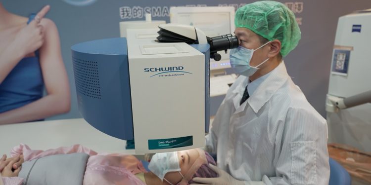 更精準！近視雷射 4.0 客製化時代來臨 開啟「精準、安全、客製化」的全眼矯正時代