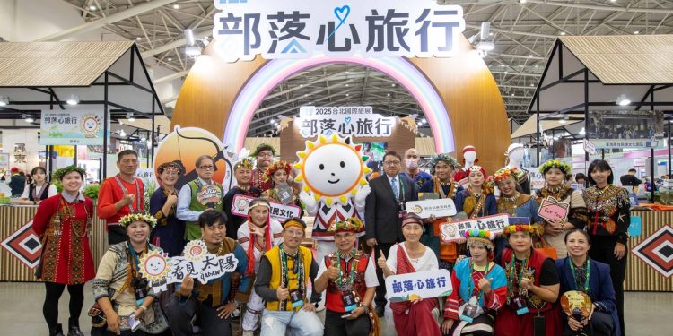 原民會攜手部落共創「部落心旅行」 泰雅織夢文化驚艷國際旅展