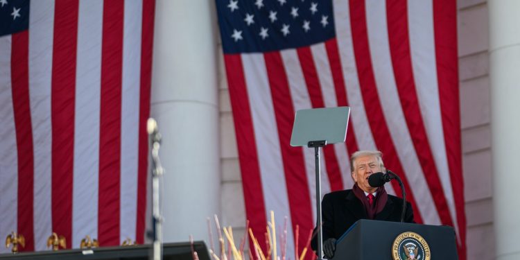 美國國會關門將落幕 眾院通過短期支出案送交川普簽署