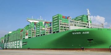 運價回跌拖累貨櫃三雄!長榮 11 月營收走弱 法人:下月有望見「趕出貨潮」支撐