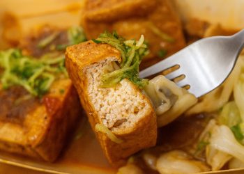 南屯人氣麵線糊推薦 現炸臭豆腐完美搭配 巷弄小吃必吃組合