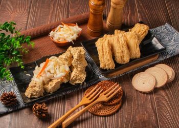 高雄銅板美食推薦 純素臭豆腐搭一口台式泡菜唰嘴絕配