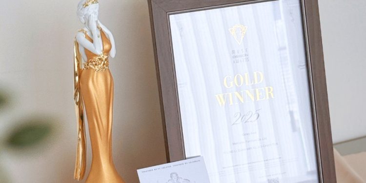 設計力躍上國際 三商美福李依玲店長榮獲「美國繆思設計獎」金獎