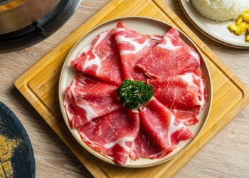 台中勤美高級火鍋必吃 嚴選溫體努比亞羊 細嫩鮮香圈粉無數