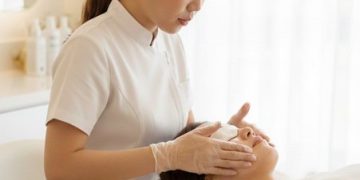 從護理師到創業者  林倍瑜用「科學肌膚管理」打造女性高收入第二職涯