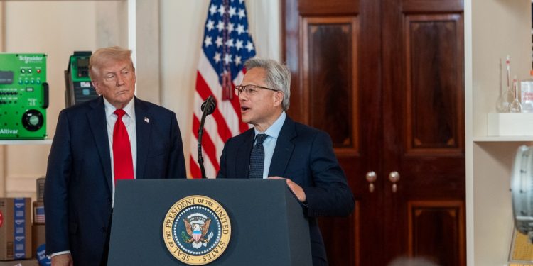 川普批准輝達對中銷售晶片 美國科技管制政策大逆轉